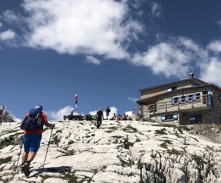 Al Rifugio XII Apostoli, magnifica escursione sulle Dolomiti di Brenta