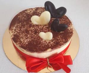 Pasticceria Pinetana: piccolo laboratorio di pasticceria dolce e salata specializzato anche in torte e dolci gluten free