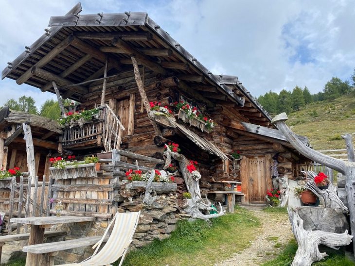 malghe curiose trentino alto adige 