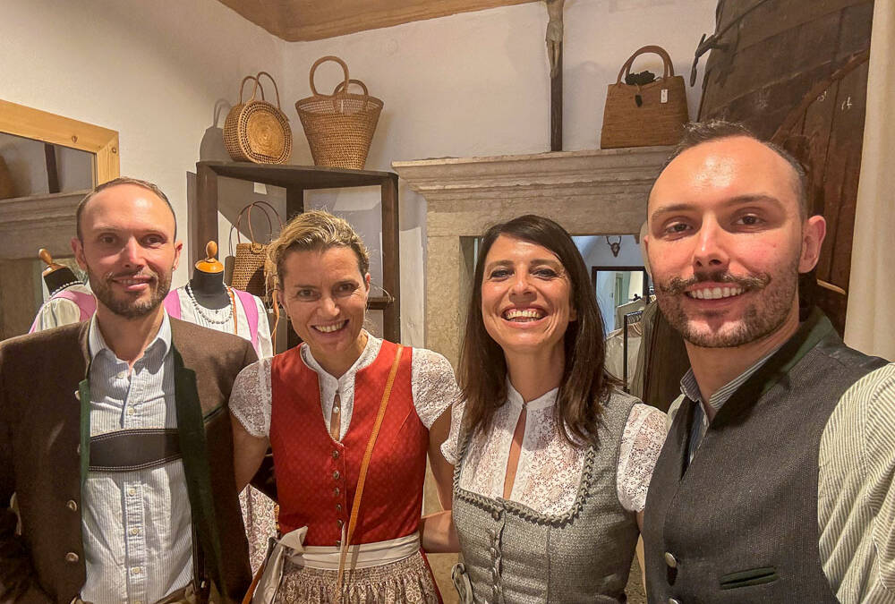 A Salorno una sartoria speciale, tra Dirndl e Lederhosen