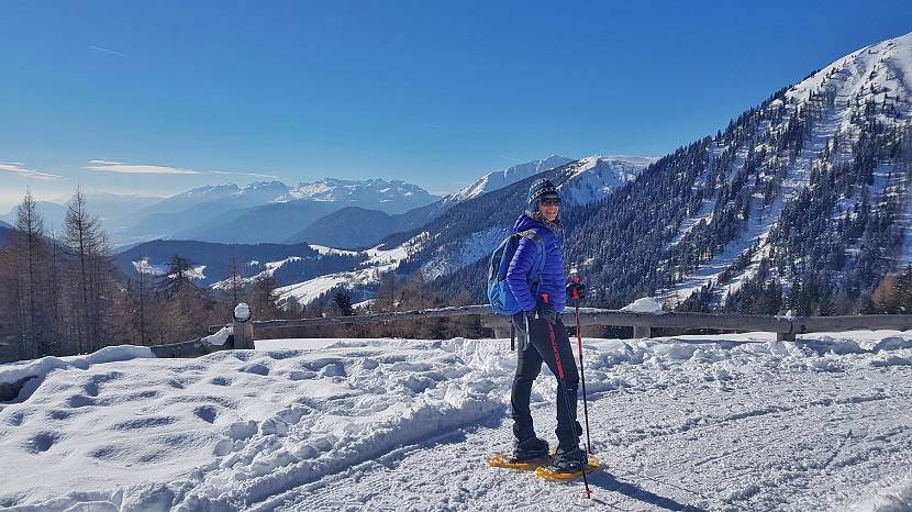 Tra le gite preferite di dicembre non ne poteva mancare una con vista sulla catena del Brenta: il giro delle Maddalene è semplice ma appagante, perfetto per una tranquilla domenica invernale assolata.